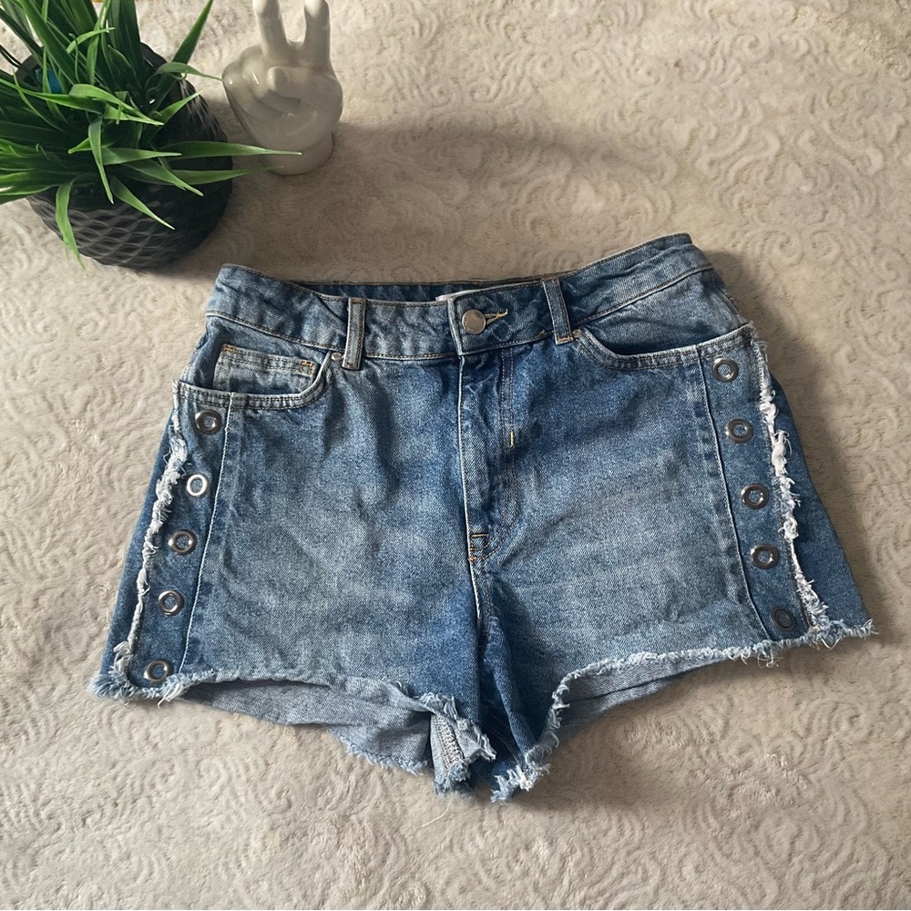 Zara High-Rise Denim Shorts ~ Great fit!